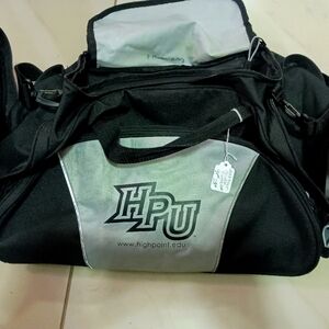 High Point univ Duffle Bag   est sz10x12x22 $38